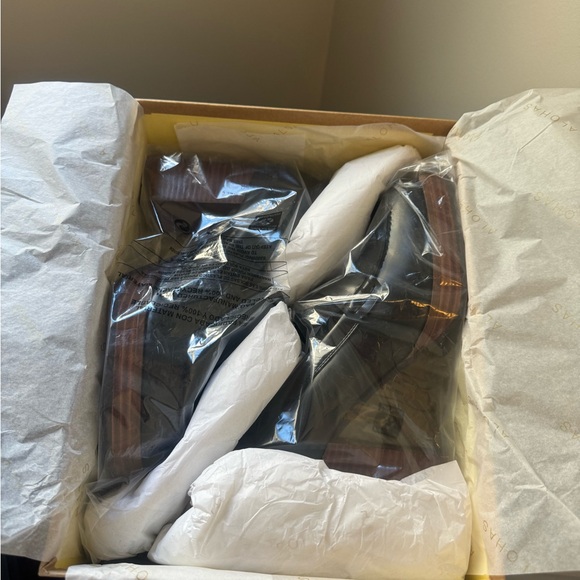 Alohas Busy Black - stacked heel black loafers. Size 38 / 7.5. New in box. - Picture 5 of 7